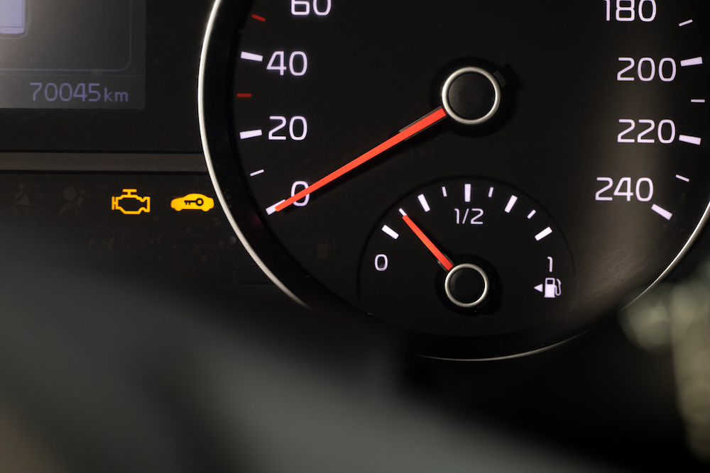 Kontrolka silnika (check engine) - co oznacza i co robić, gdy się zapali