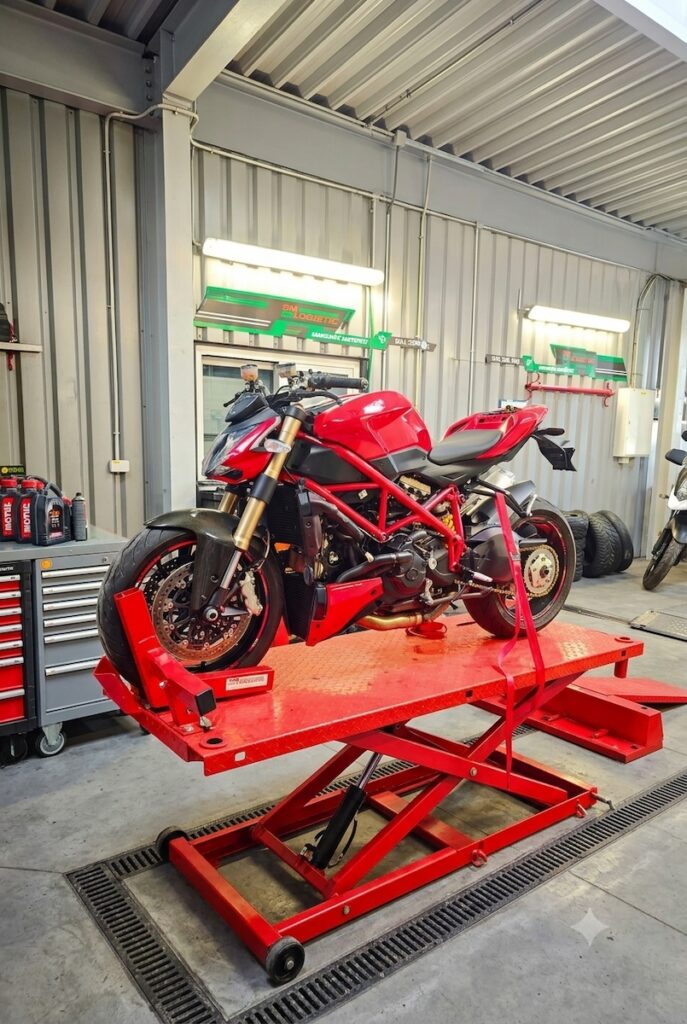 SM-Logistic-mechanik-motocykli